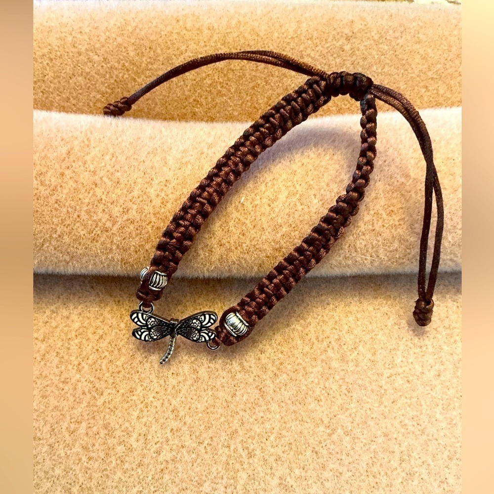 Beautiful adjustable Dragonfly bracelet, Brand New!